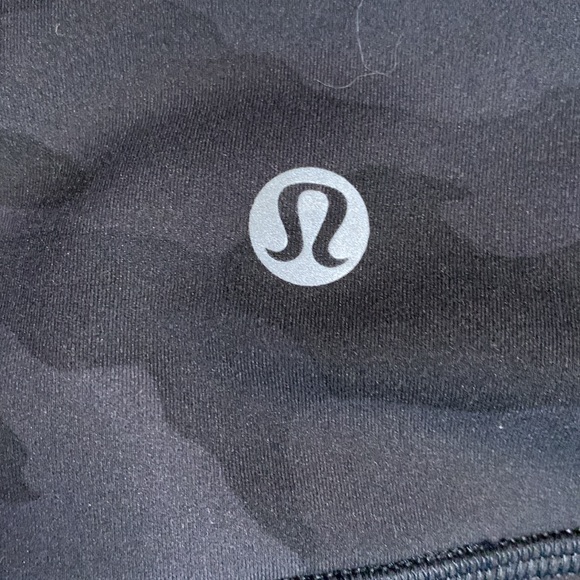 Lululemon- High Rise Black Camo Leggings- Sz 10- 29” Inseam - Picture 5 of 13